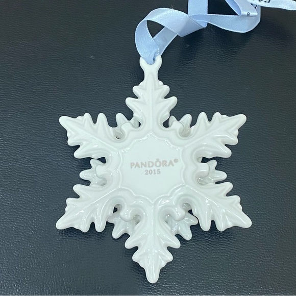 Retired 2015 PANDORA Snowflake Holiday Christmas Ornament - Picture 6 of 12